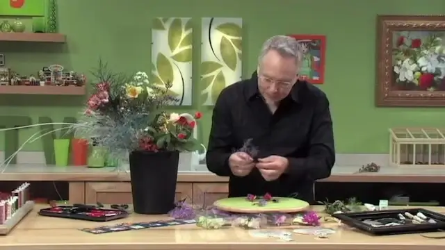  Fast and Easy Techniques for Creating Boutonnieres for Weddings and Events