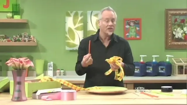 How to Tie Bows for Vases, Corsage and Bridal Bouquets