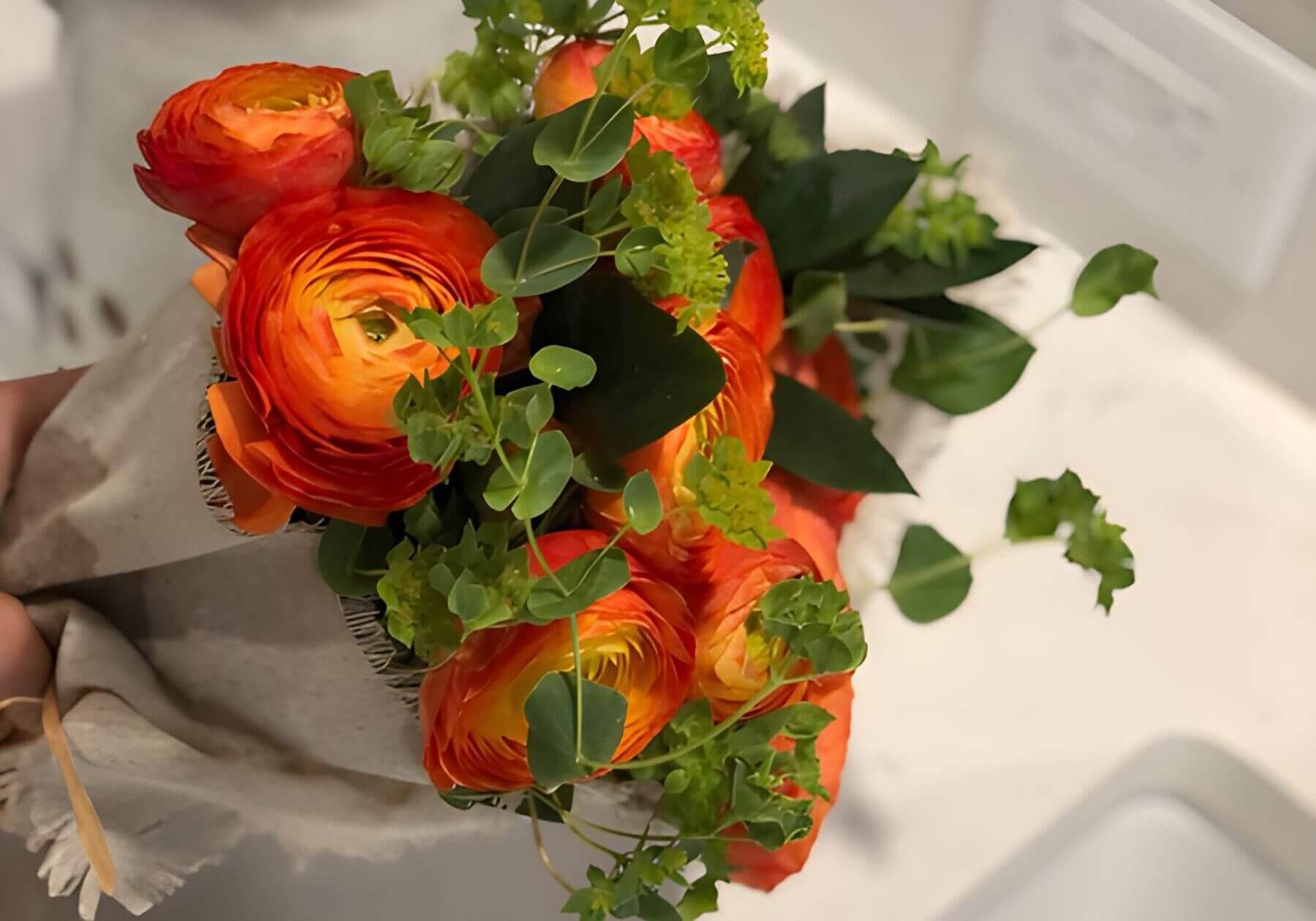 DIY EASY BURLAP FLOWER BOUQUET